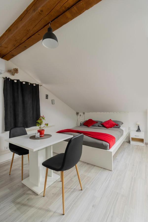 Hill Apartman - Maksimir Rebro ザグレブ エクステリア 写真
