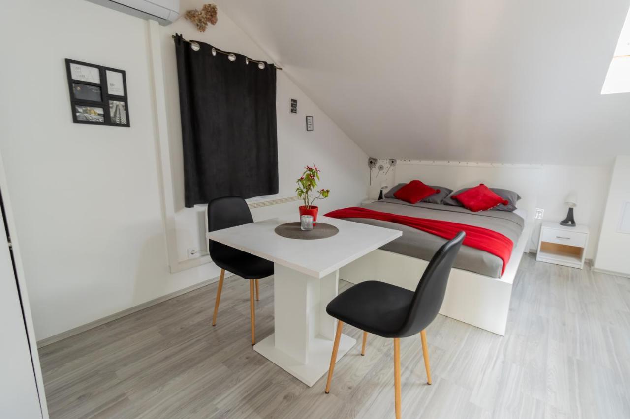 Hill Apartman - Maksimir Rebro ザグレブ エクステリア 写真