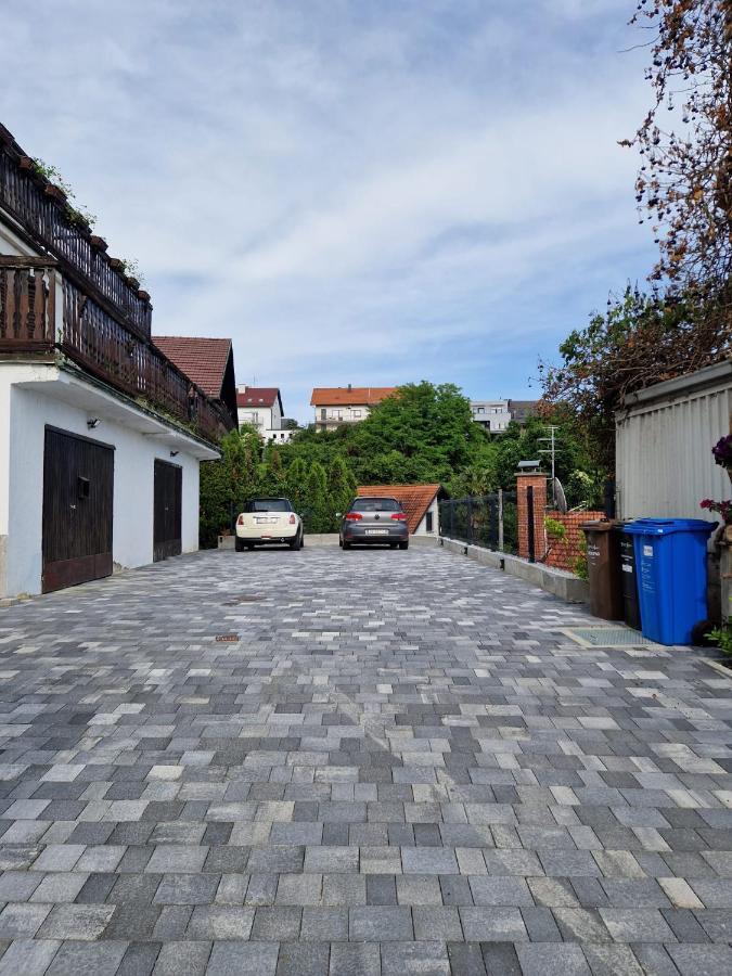 Hill Apartman - Maksimir Rebro ザグレブ エクステリア 写真