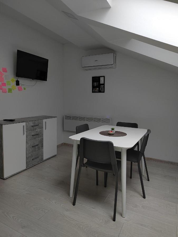 Hill Apartman - Maksimir Rebro ザグレブ エクステリア 写真